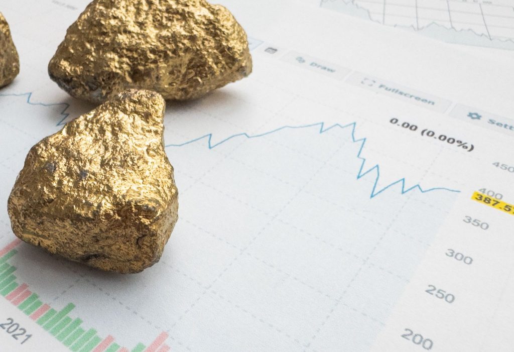 Which mining stocks are currently performing best in 2026?